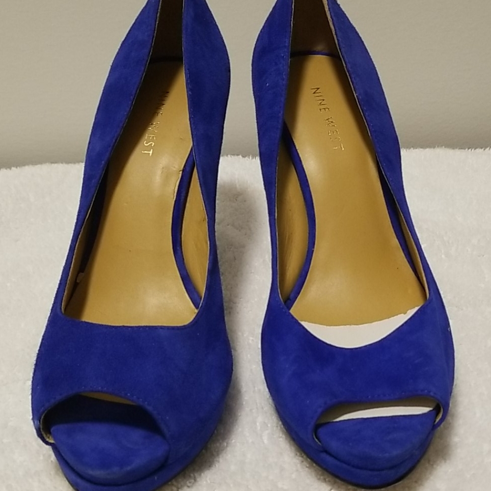 Nine west size 7 Blue suede heels